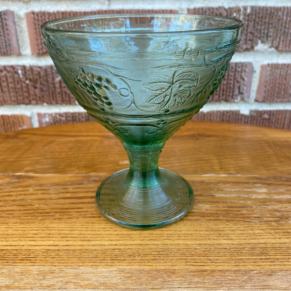 Arcoroc Minos Jade Footed Dessert Cup Green Glass with Grapes